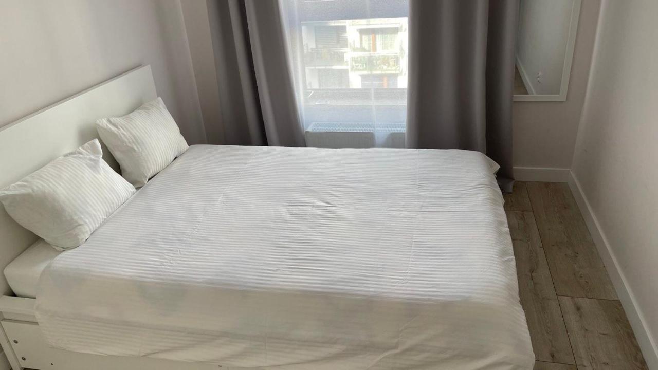2-room On Wola, Bright And Cozy Warschau